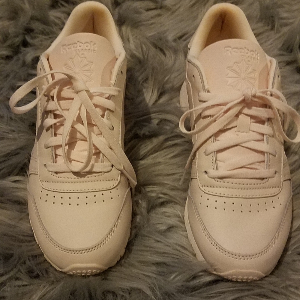 Womens Reeboks - Picture 4 of 4